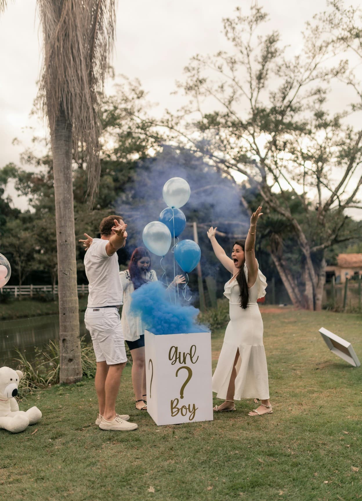 Lief moment tijdens een gender reveal of babyshower
